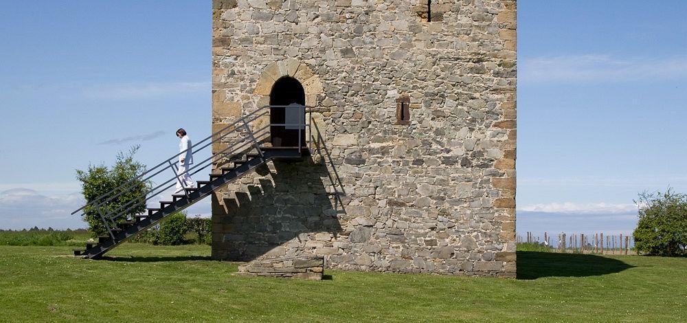 Hotel Torre De Villademoros Luarca Exterior photo